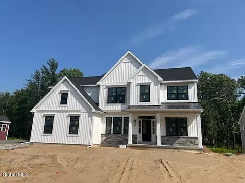 9 Angeles Ave, Saratoga Springs, NY 12866