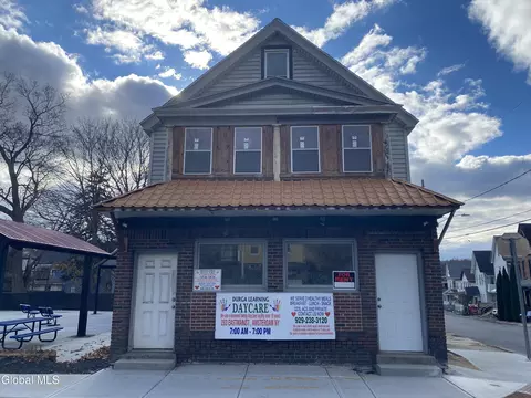 283 E Main St, Amsterdam, NY 12010