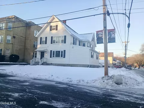 321 N 4th Ave, Mechanicville, NY 12118