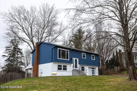 212 Deerfield Ct, Voorheesville, NY 12186