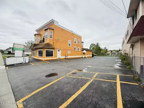 1414 State St, Schenectady, NY 12304