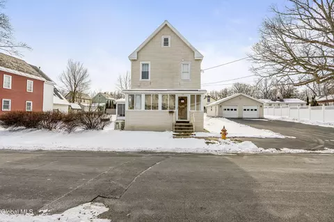 22 Heatherington St, Scotia, NY 12302