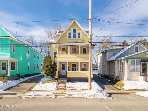 1073 Regent St, Schenectady, NY 12309