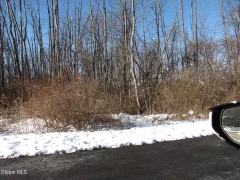 39 Troy Ave, Colonie, NY 12110