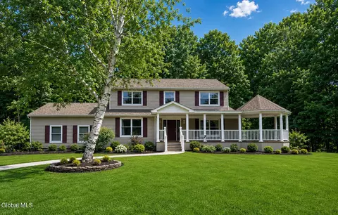 6 Bishops Ct, Queensbury, NY 12804