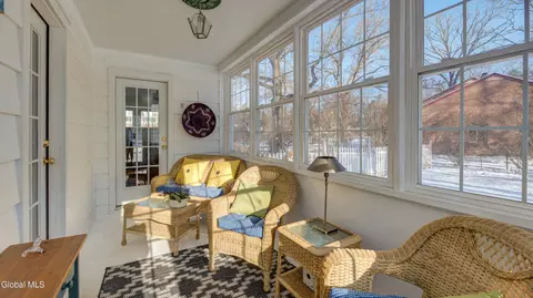 Exterior - 834 Jamaica Rd, Schenectady, NY 12309 photo 11 of 17