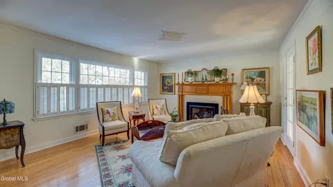 Living - 834 Jamaica Rd, Schenectady, NY 12309 photo 2 of 4
