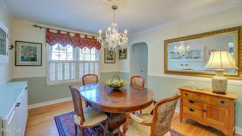 Dining - 834 Jamaica Rd, Schenectady, NY 12309 photo 4 of 5