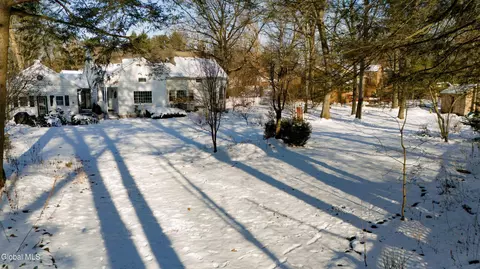 Exterior - 834 Jamaica Rd, Schenectady, NY 12309 photo 15 of 17