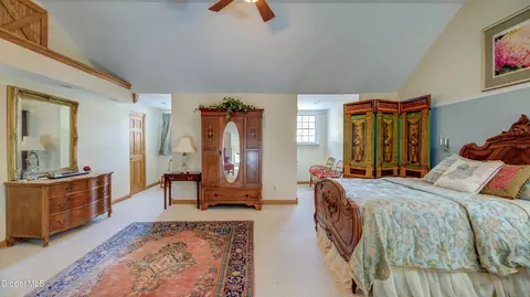 Bedroom - 834 Jamaica Rd, Schenectady, NY 12309 photo 4 of 10