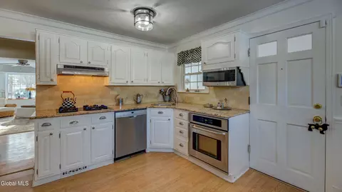 Kitchen - 834 Jamaica Rd, Schenectady, NY 12309 photo 3 of 3