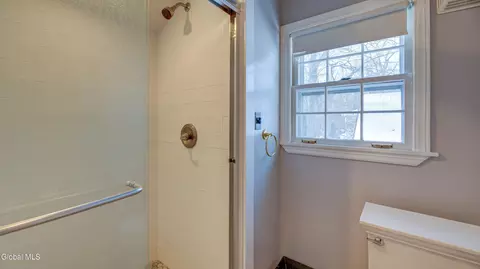 Bath - 834 Jamaica Rd, Schenectady, NY 12309 photo 5 of 5