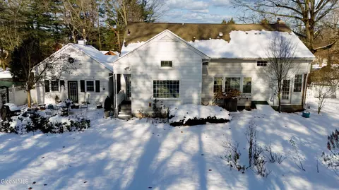 Exterior - 834 Jamaica Rd, Schenectady, NY 12309 photo 4 of 17