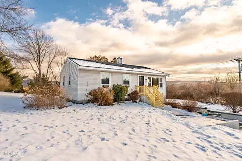 6 Brod Acres Rd, Poestenkill, NY 12140