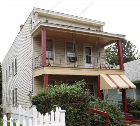 9 Pennsylvania Ave, Albany, NY 12206