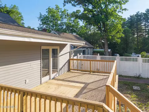 27 Plank Rd, Troy, NY 12182 photo 8