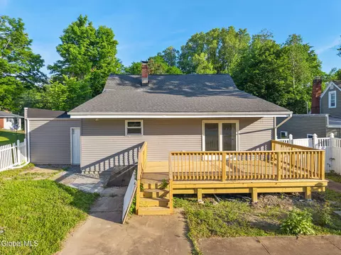 27 Plank Rd, Troy, NY 12182 photo 4
