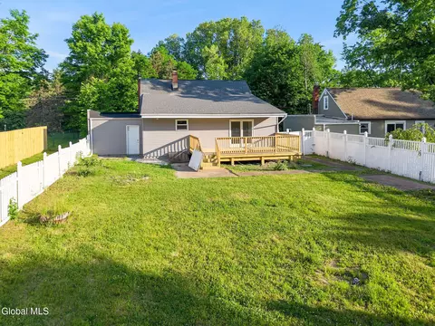 27 Plank Rd, Troy, NY 12182 photo 5