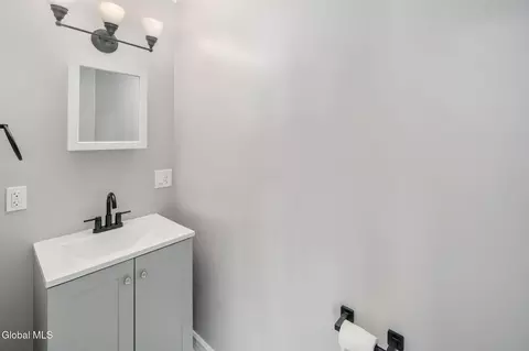 27 Plank Rd, Troy, NY 12182 photo 17