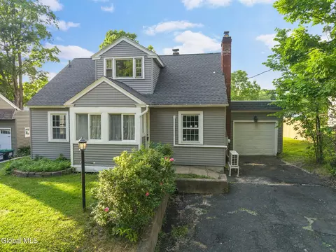 27 Plank Rd, Troy, NY 12182 photo 2