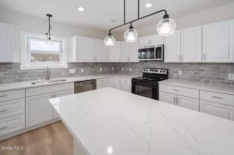27 Plank Rd, Troy, NY 12182 photo 11
