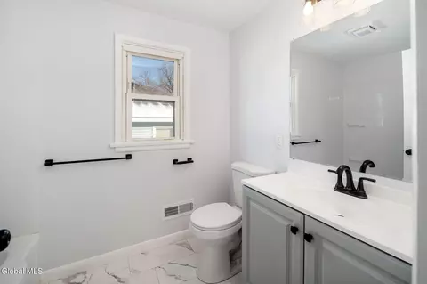 152 Chiswell Rd, Schenectady, NY 12304 photo 16