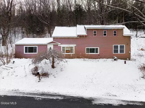 367 Jones Hollow Rd, Petersburgh, NY 12138