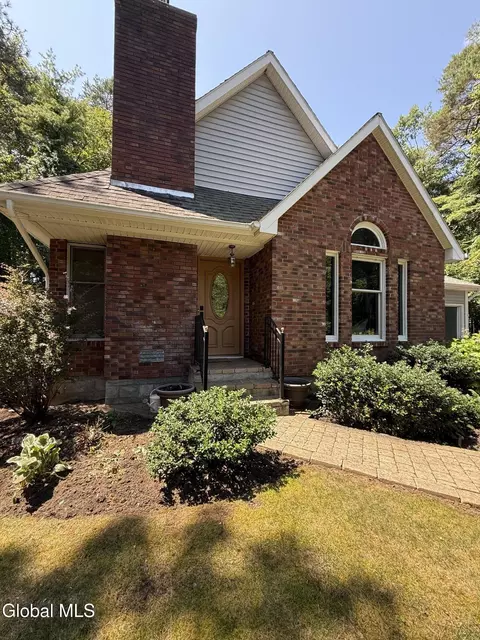 2 Plum Poppy S, Malta, NY 12020
