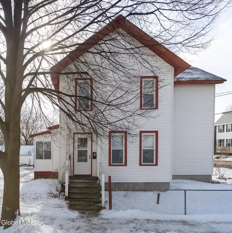 113 Lawrence St, Glens Falls, NY 12801