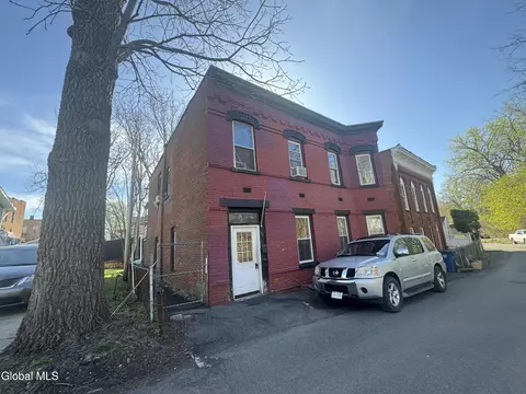 79 Central Ter, Cohoes, NY 12047