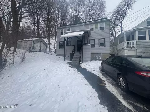 26 Erie St, Cohoes, NY 12047