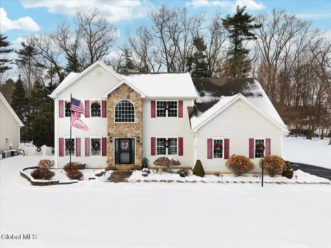 26 Birch Hill Rd, Ballston Lake, NY 12019