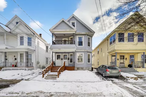 44 Elm St, Schenectady, NY 12304