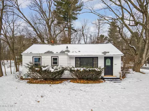 1491 Sunset Rd, Castleton On Hudson, NY 12033