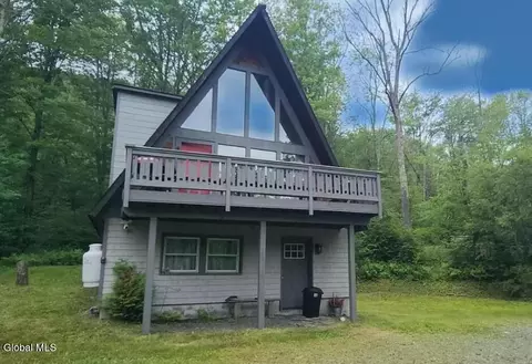 111 Lake Rd, Hunter, NY 12442