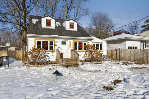 173 Ward Ave, Schenectady, NY 12304