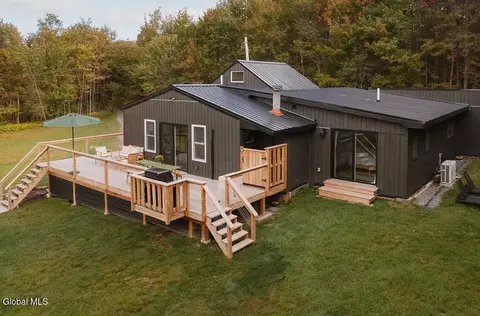 470 White Roe Lake Rd, Livingston Manor, NY 12758
