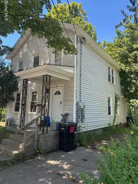 26 Grand St, Glens Falls, NY 12801