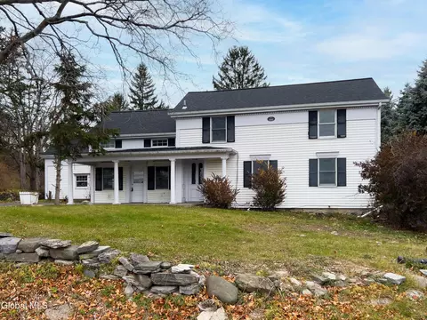 70 Orchard Hill Rd, Slingerlands, NY 12159