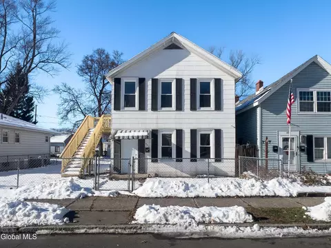 461 7th Ave #461, Troy, NY 12182