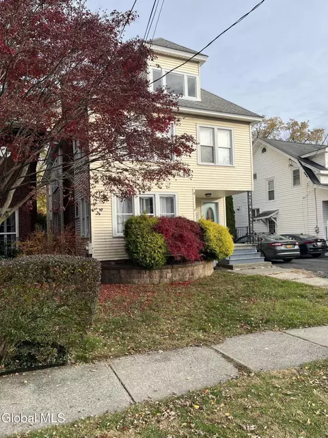 4 Harris Ave, Albany, NY 12208