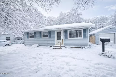 435 Gifford Rd, Schenectady, NY 12304