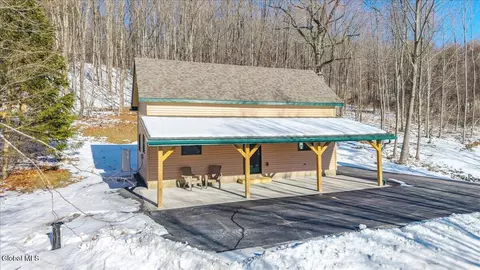271 Bald Mountain Rd, Troy, NY 12180
