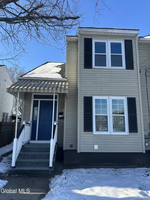 740 Hamilton St, Schenectady, NY 12307
