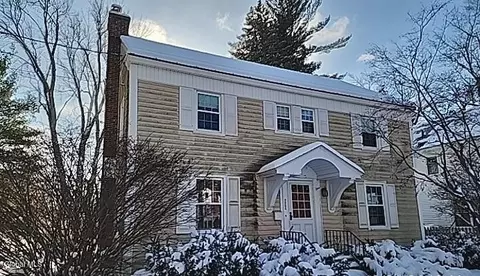 2204 Almeria Rd, Niskayuna, NY 12309