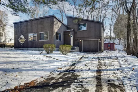 331 13th St, Schenectady, NY 12306