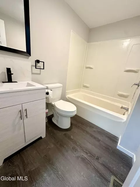 Bath - 421 Summit Ave, Schenectady, NY 12307 photo 1 of 4