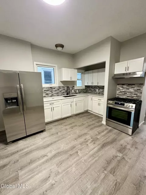 Kitchen - 421 Summit Ave, Schenectady, NY 12307 photo 3 of 6
