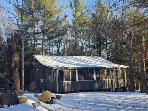 7 Scott Ln, Northville, NY 12134