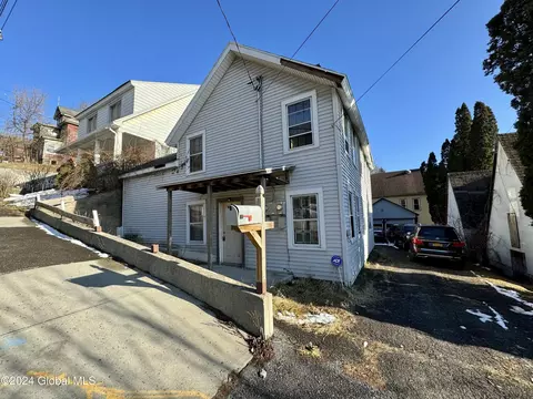 197 Vrooman Ave, Amsterdam, NY 12010
